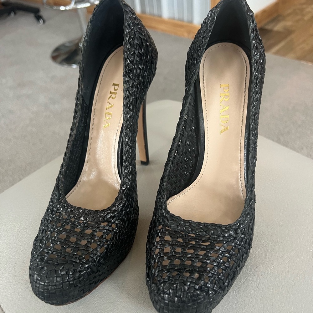 Prada Black Woven Leather Madras
Platform Pumps Size 40 (9.0) - Picture 11 of 12